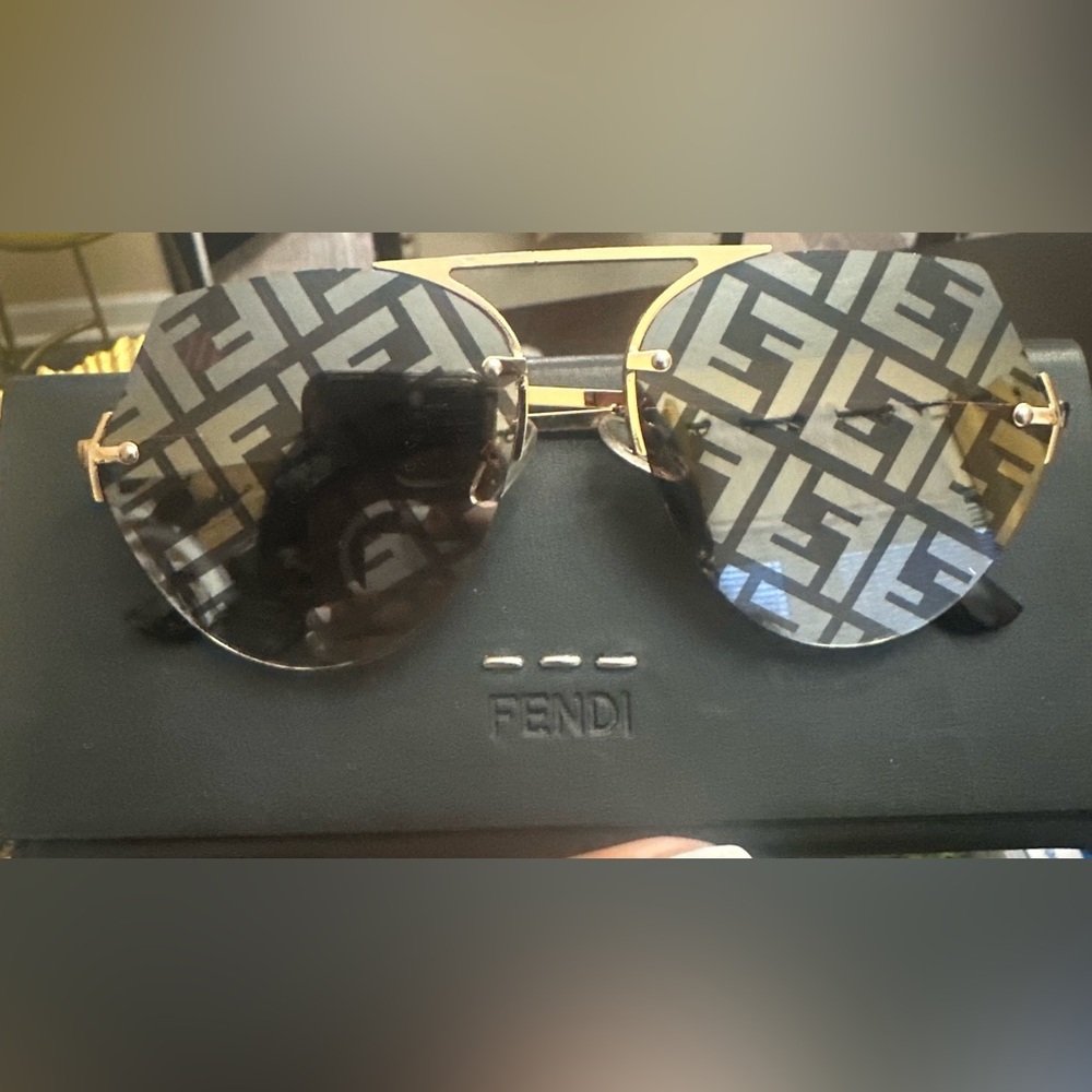 Fendi Gold Frame Sunglasses with FF Logo Gradient Lenses - Black/Gray